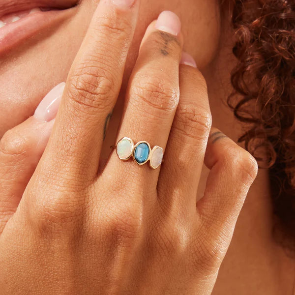 water element mood ring in 14k solid gold