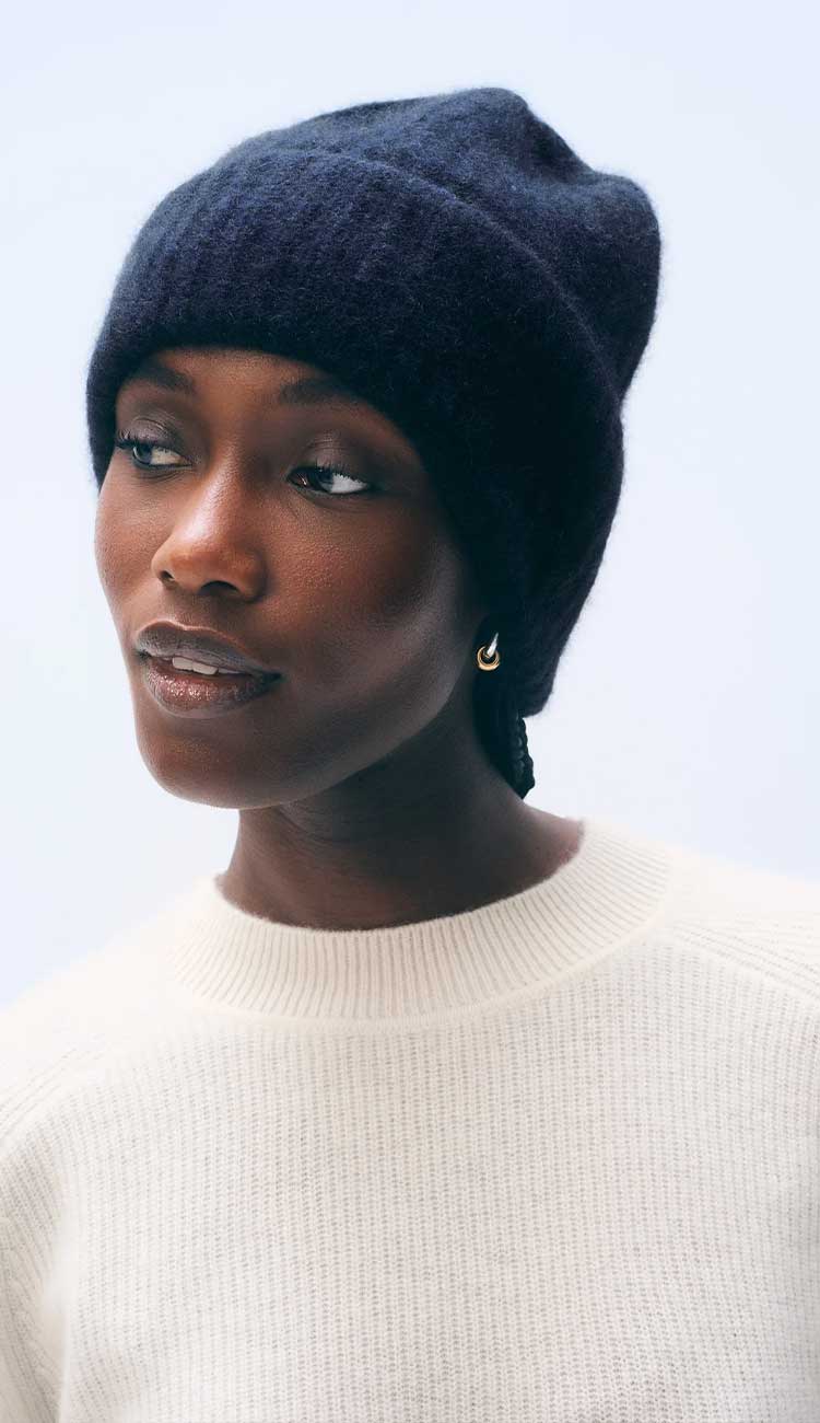 Cashmere Plush Rib Beanie in Deep Navy