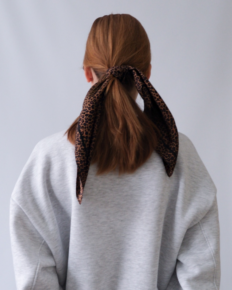 LEO SCARF | BROWN | 50 CM