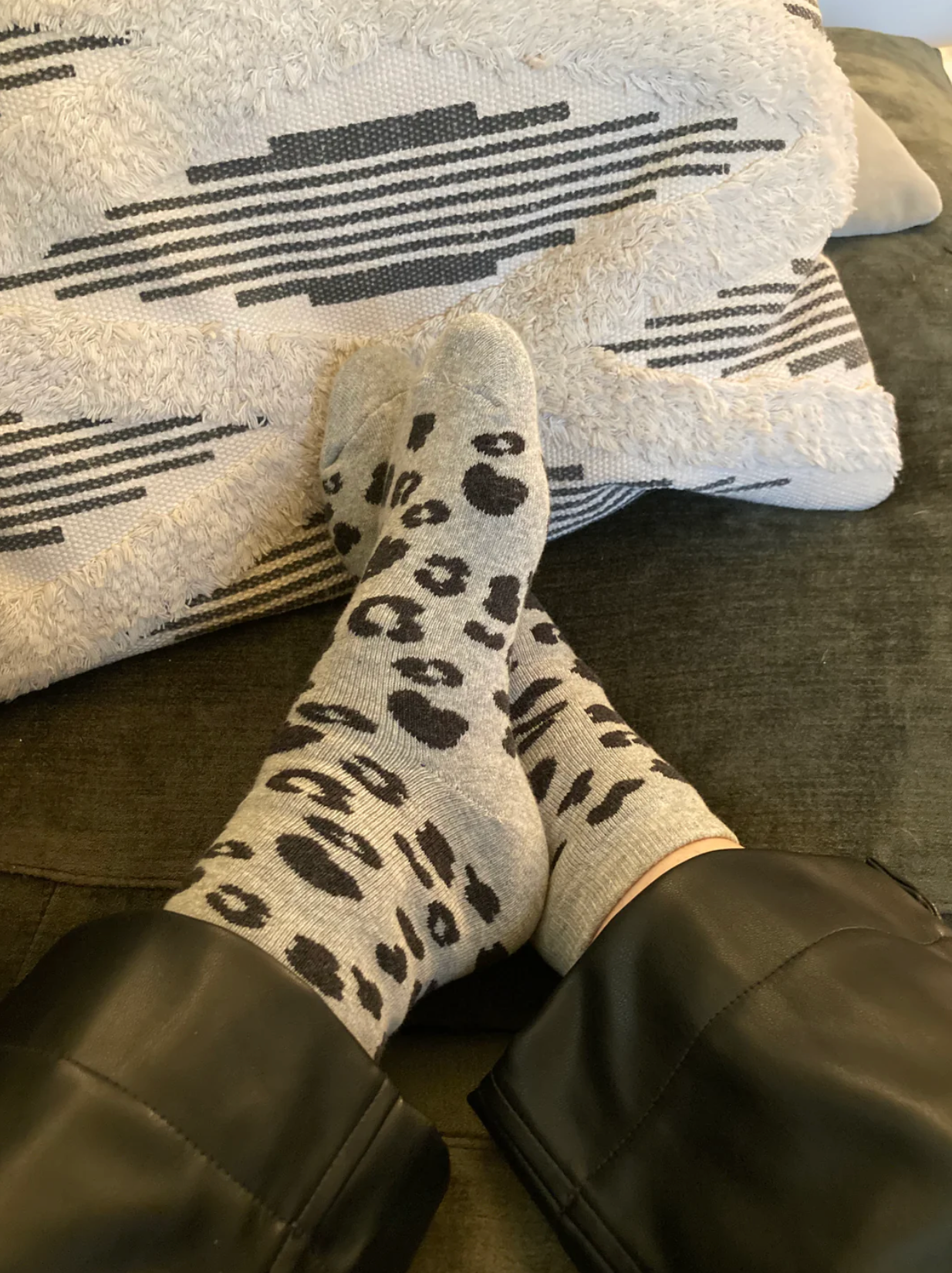 Leopard Socks in Heather Grey
