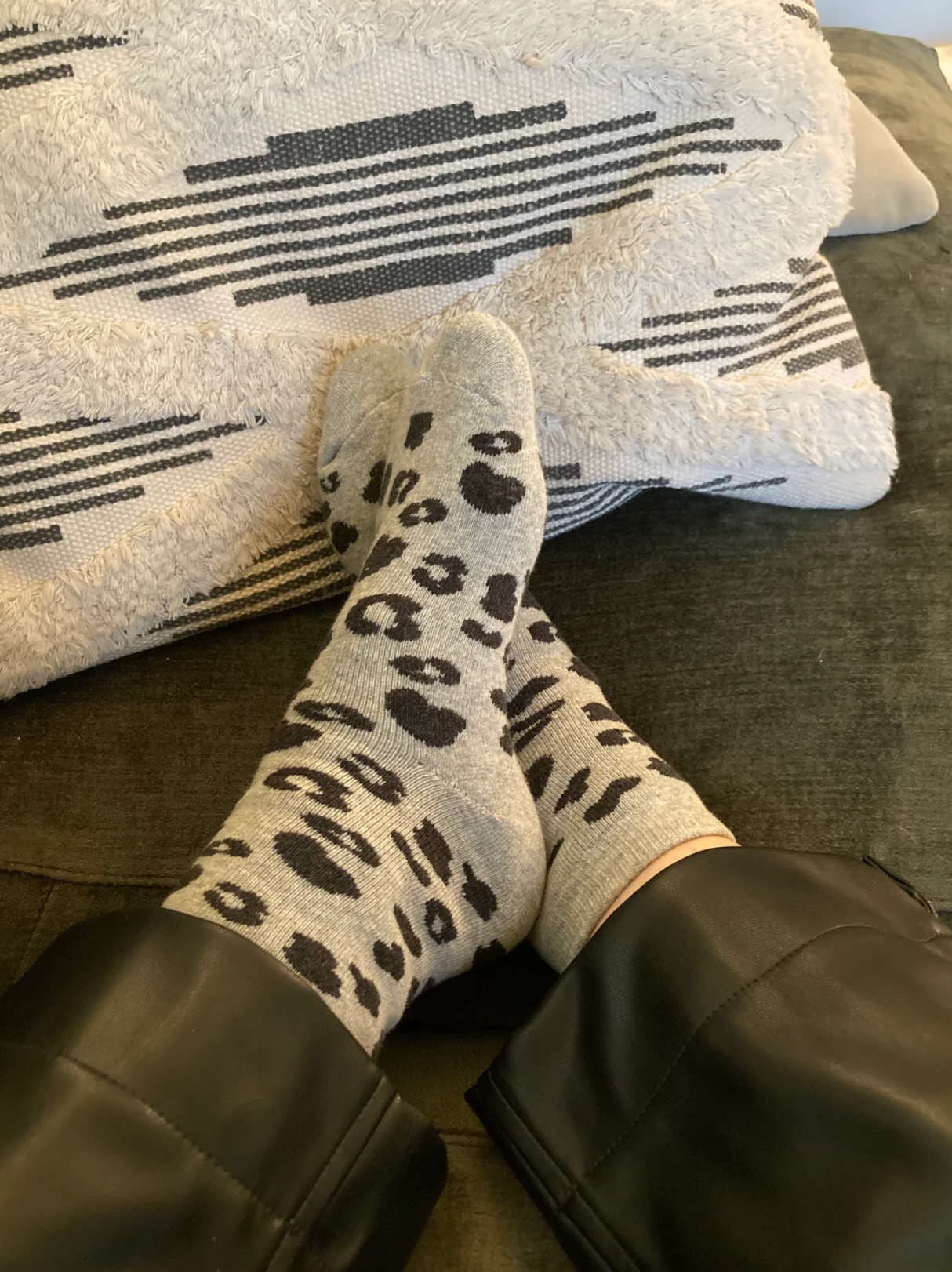 Leopard Socks in Heather Grey