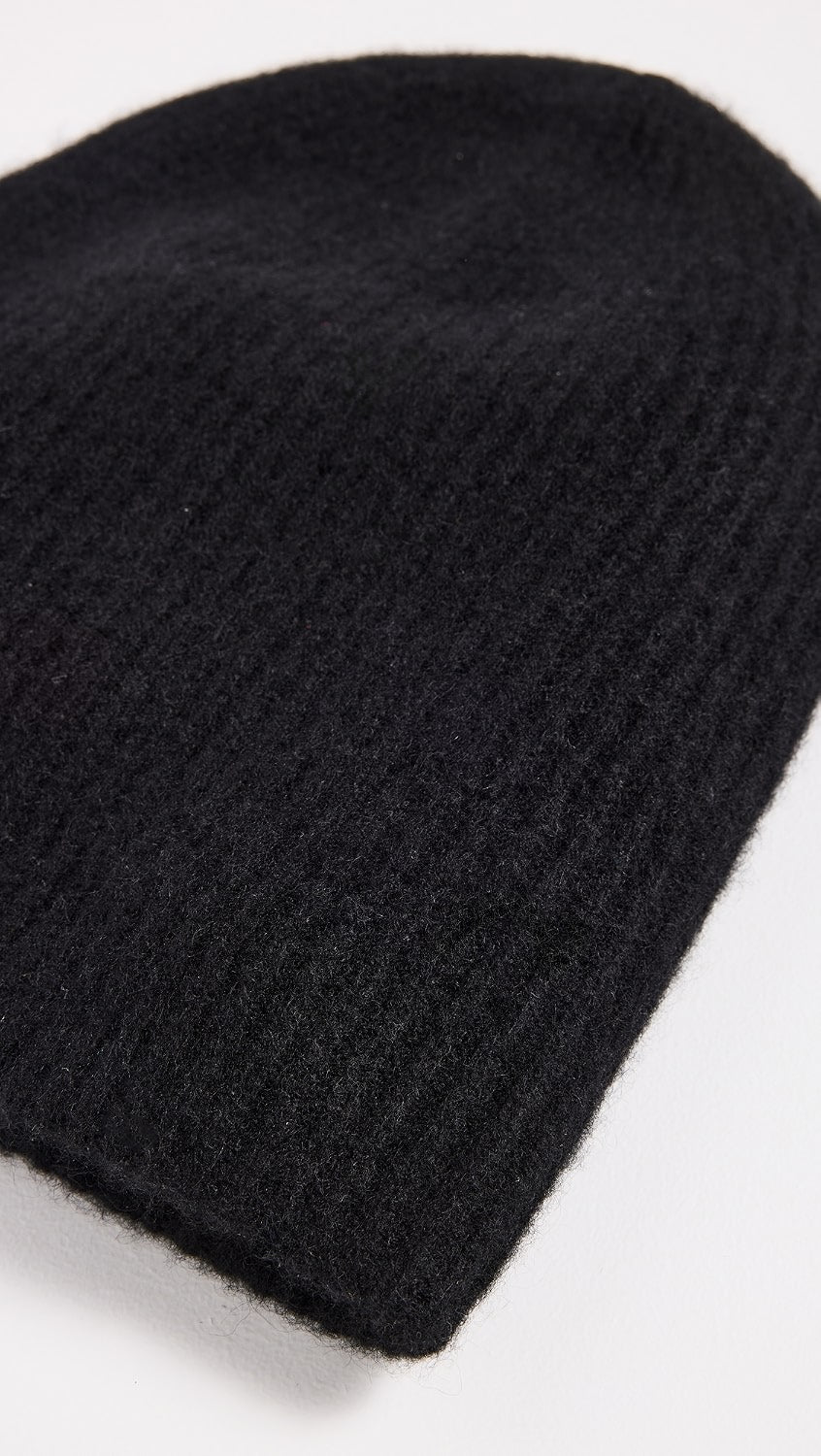 Cashmere Plush Rib Beanie in Black