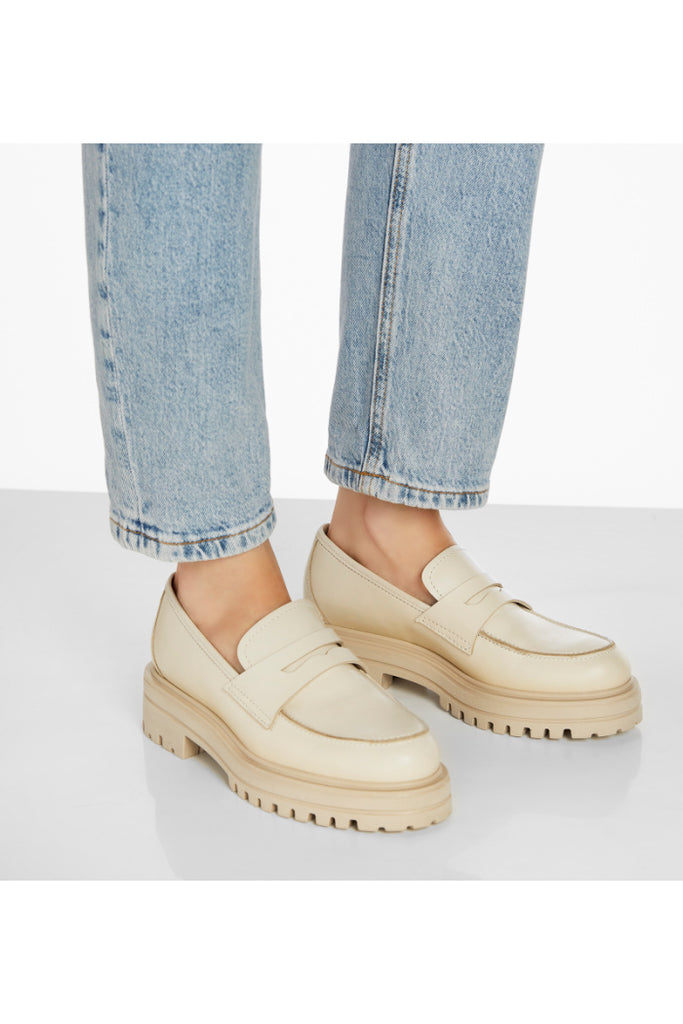 Reese Leather Loafer in White