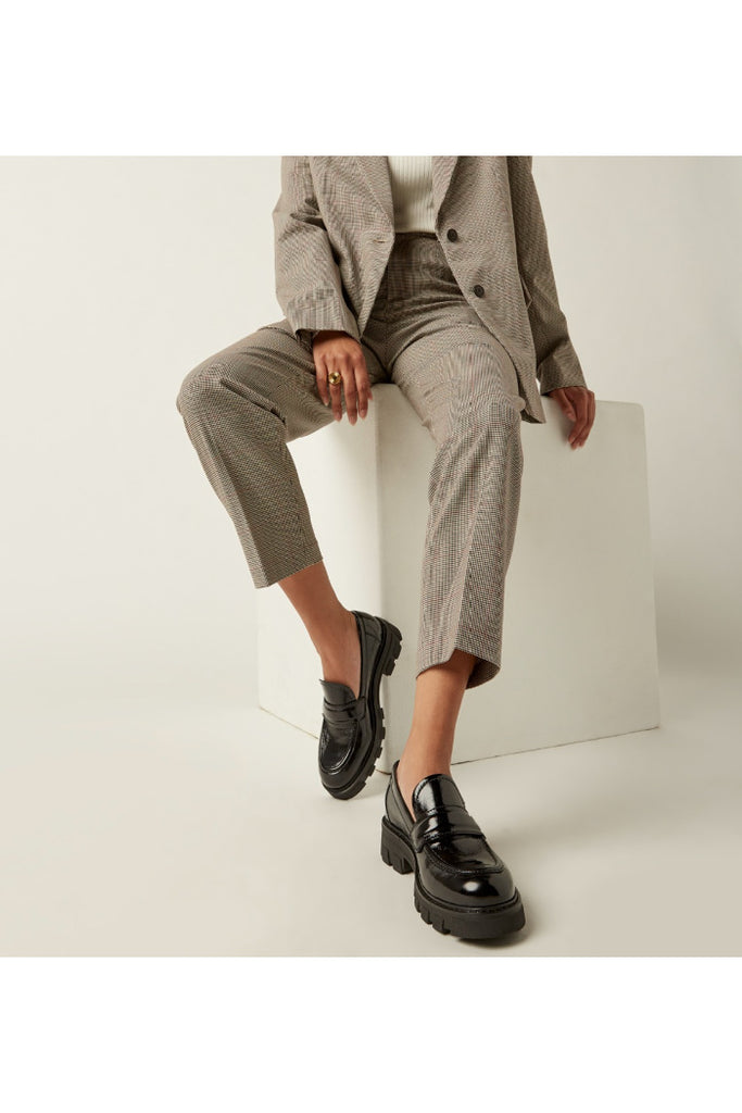 Douglas Leather Loafer in Black